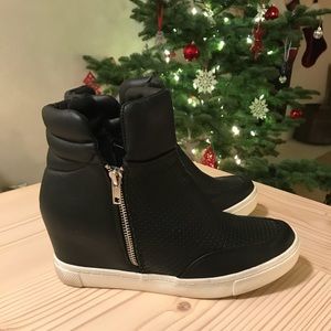 Steve Madden lander high top wedge